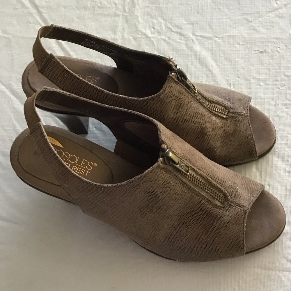 AEROSOLES Women's Tan Peep-Toe Heels